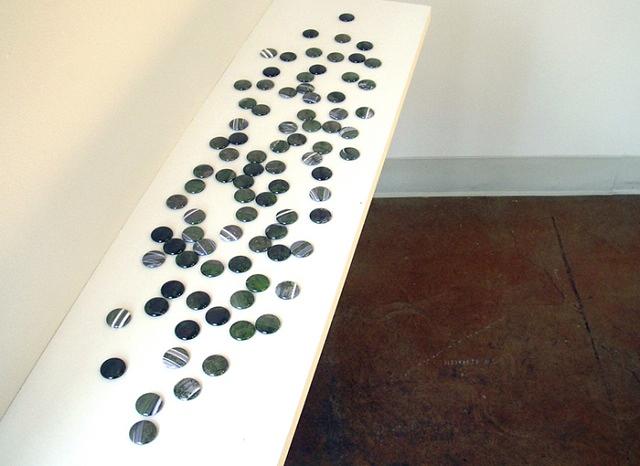 118708 (87 1" buttons) - dispersion