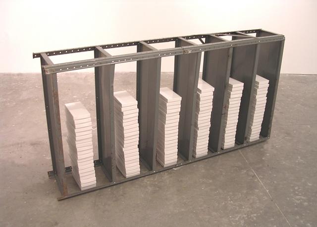12487206 (shelving, gift boxes, floor)