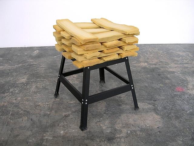 25253506 (foam,  stand)